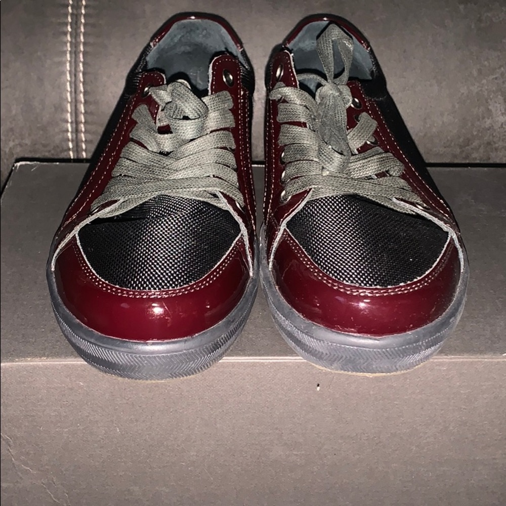 Men fashionable sneakers